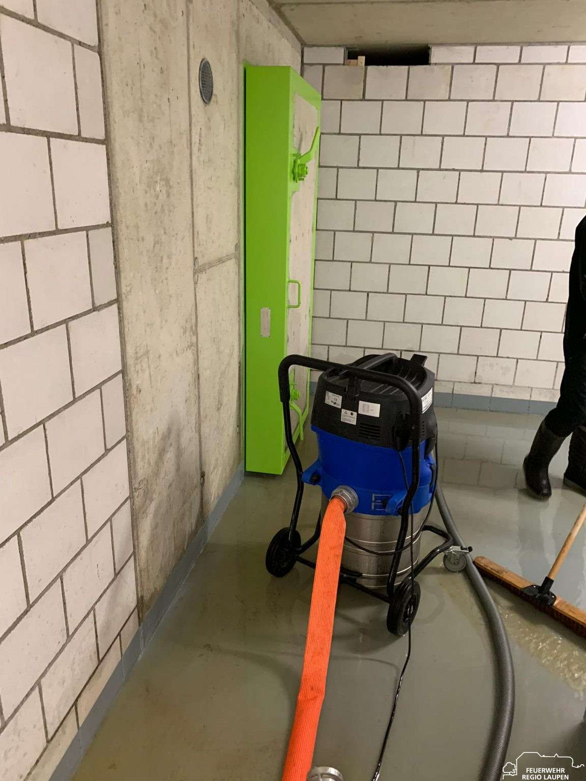 Wasser im Keller Feuerwehr Regio Laupen Wasser im Keller Feuerwehr Regio Laupen