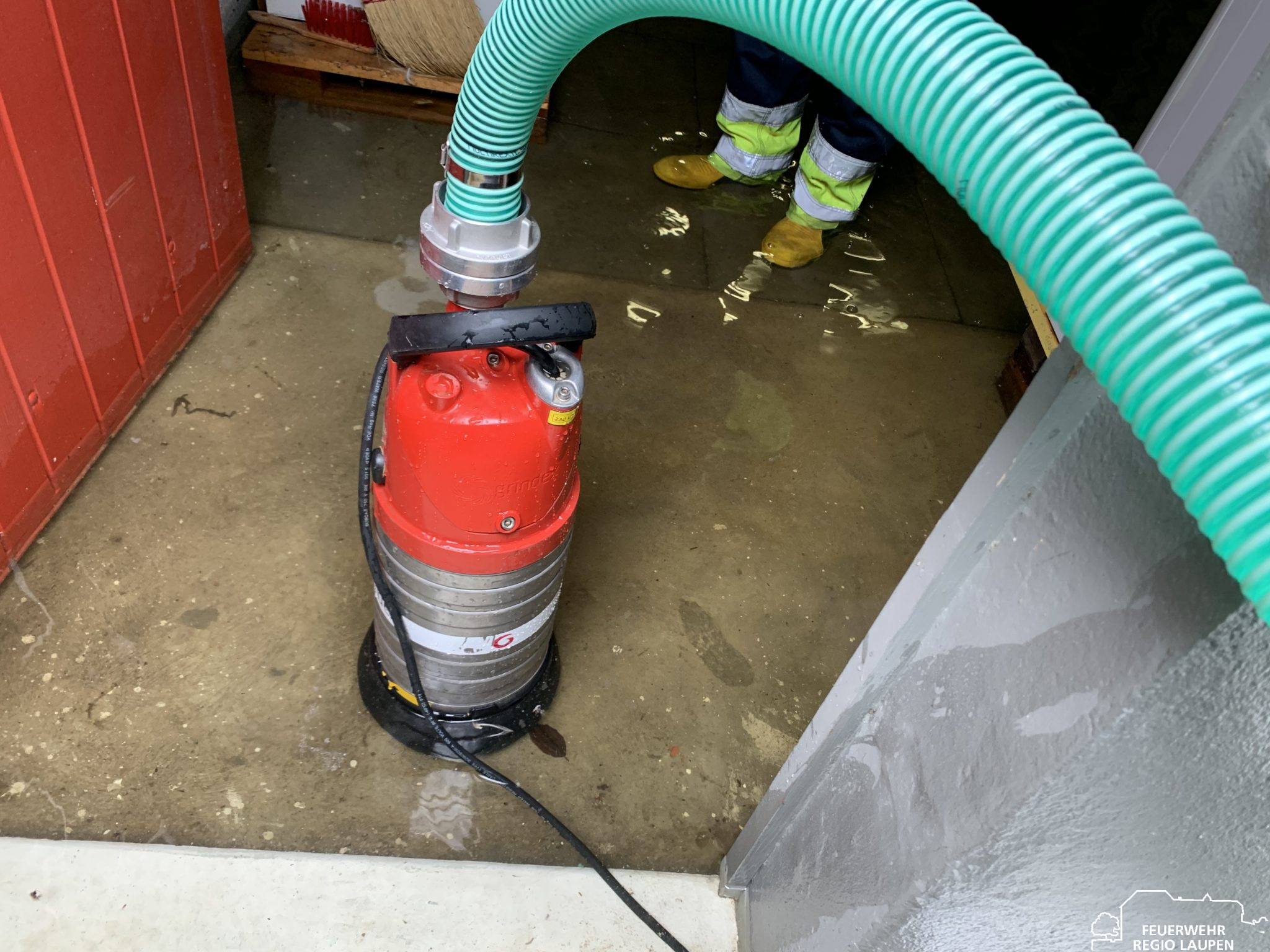 Was Tun Wenn Grundwasser In Den Keller Drückt www.feuerwehr-regio-laupen.ch