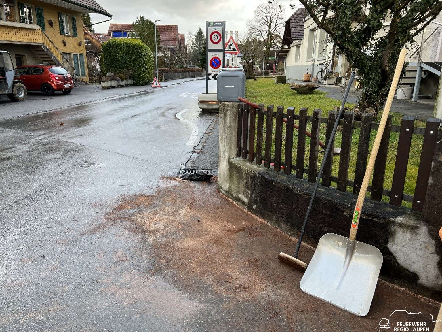 Hilfeleistung Nach Verkehrsunfall Feuerwehr Regio Laupen